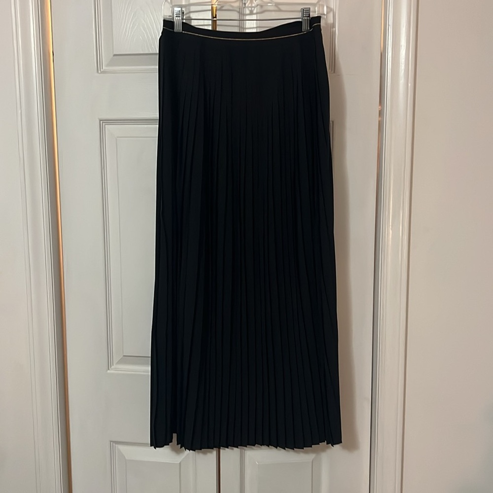 Aerie black pleated maxi skirt